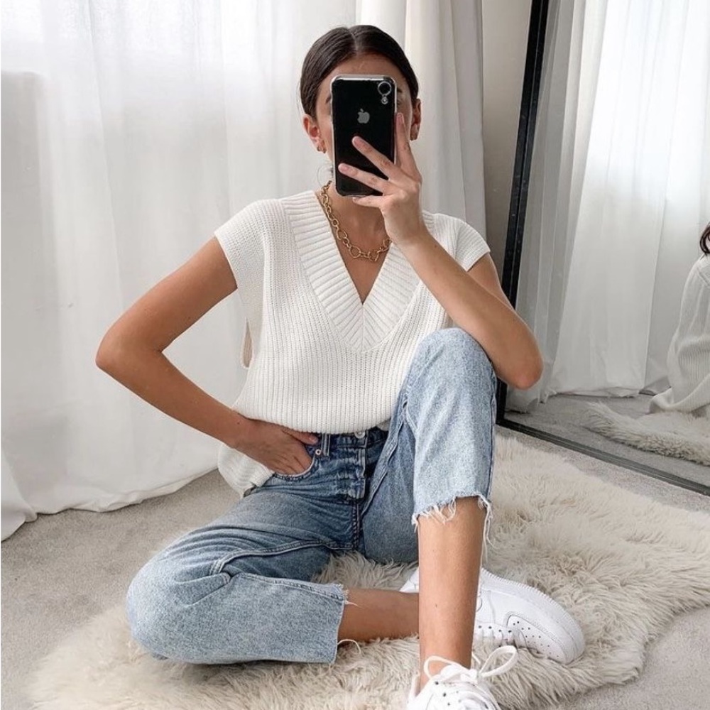 White Fox Women’s Oversized Knit White Sweater Vest L/XL